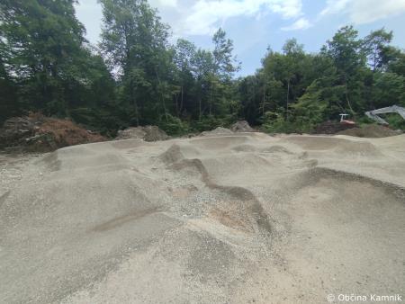 Občina Kamnik vlaga v športno infrastrukturo uredili smo dolgo pričakovani kolesarski poligon – Pumptrack Kamnik (7)